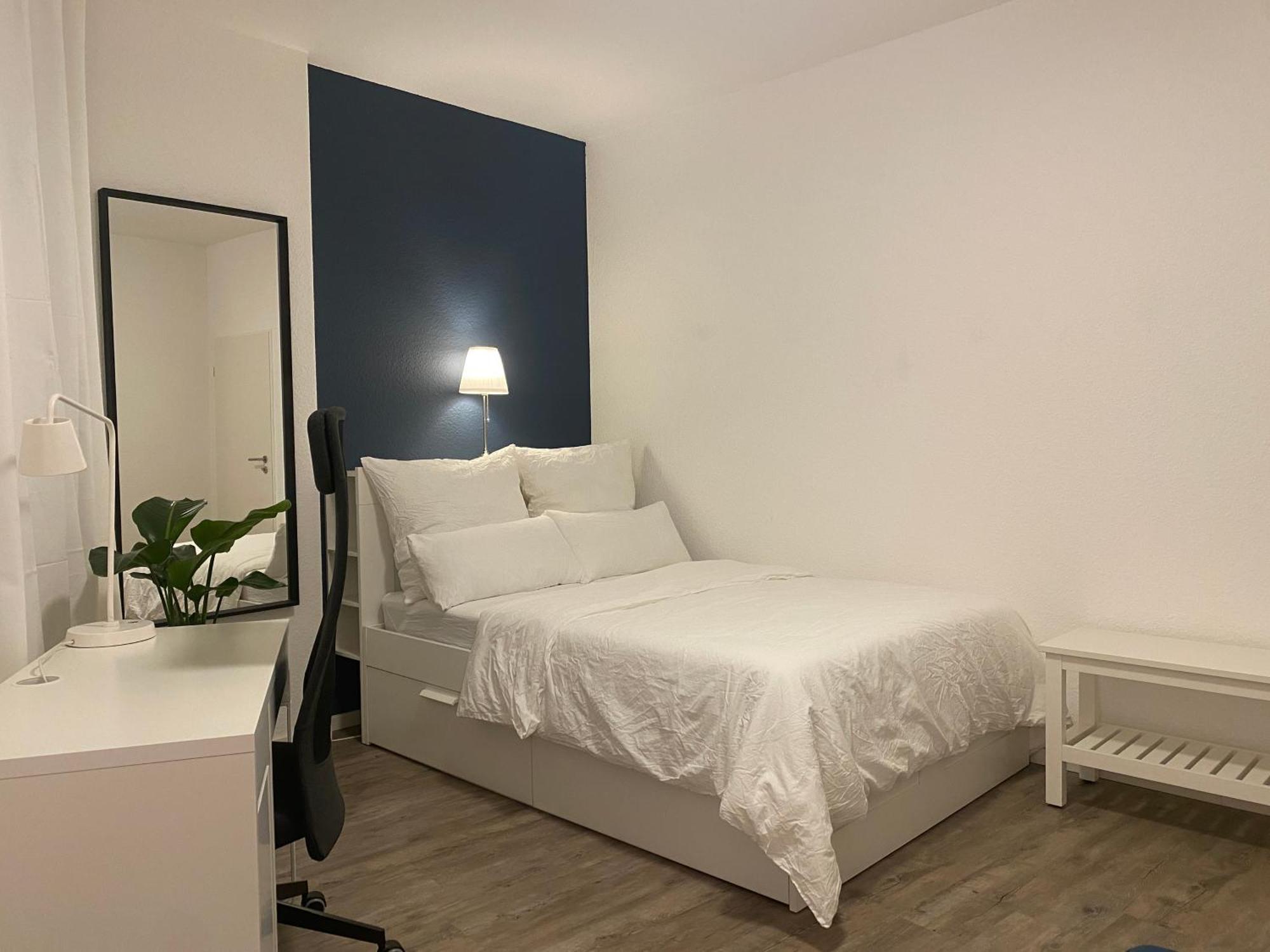 Privatunterkunft Shared In Former Hotel, Near Train Station, Fully Equipped Kitchen With Washer-dryer *